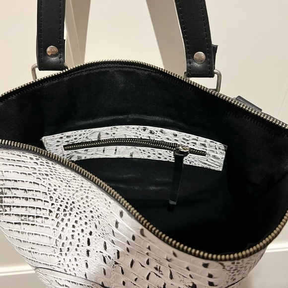 Polonia Cruz Leather Bag / Backpack. White With Black - Picture 7 of 15